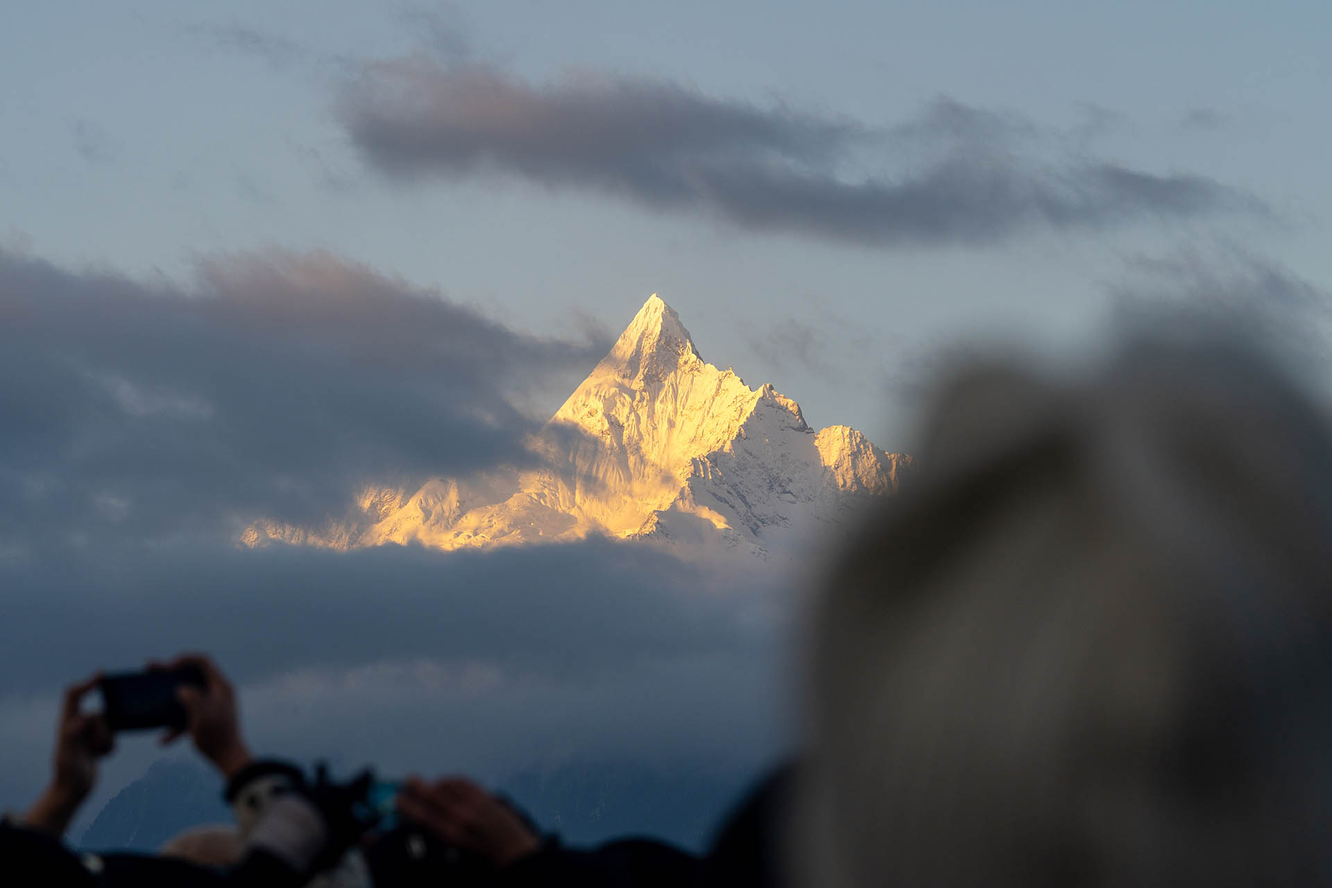 Mountain glowing in the sunrise light